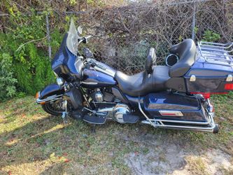 2013 ultra Classic.  9500.00 obo