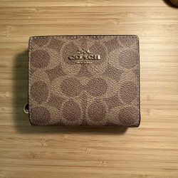 bifold coach wallet