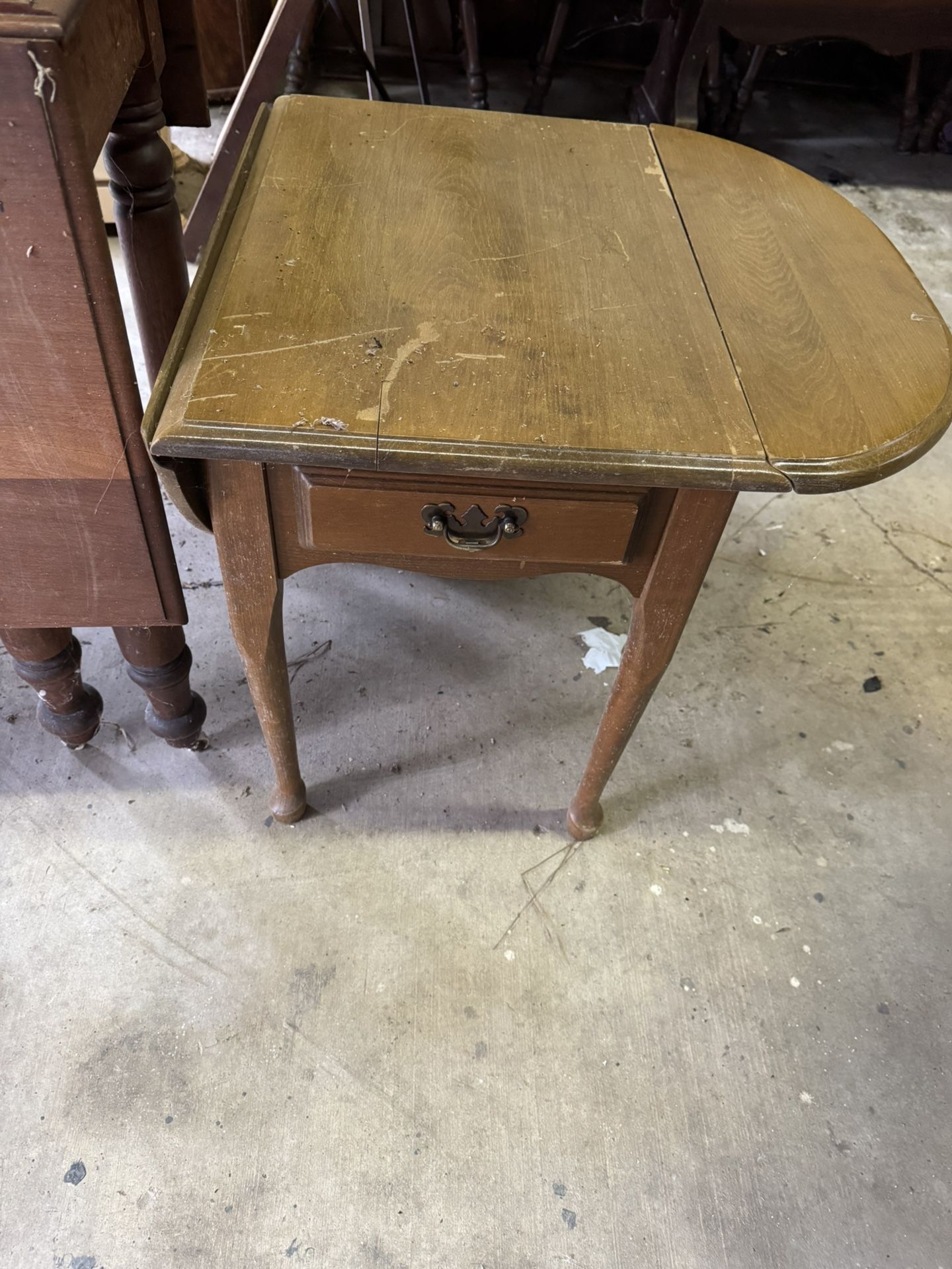 Drop-lead Side Table