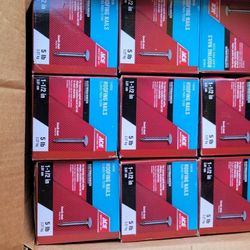 Box Of 45 Ib Roofing Nails 1-1/2 in