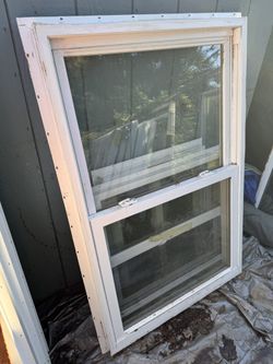 4 Double Hung Windows With Screens