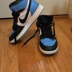 Jordan 1 U.N.C (Size 5)