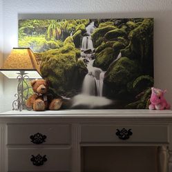 Desk/dresser/want Gone