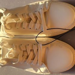 Banana Republic  Whie Sneakers Size 10