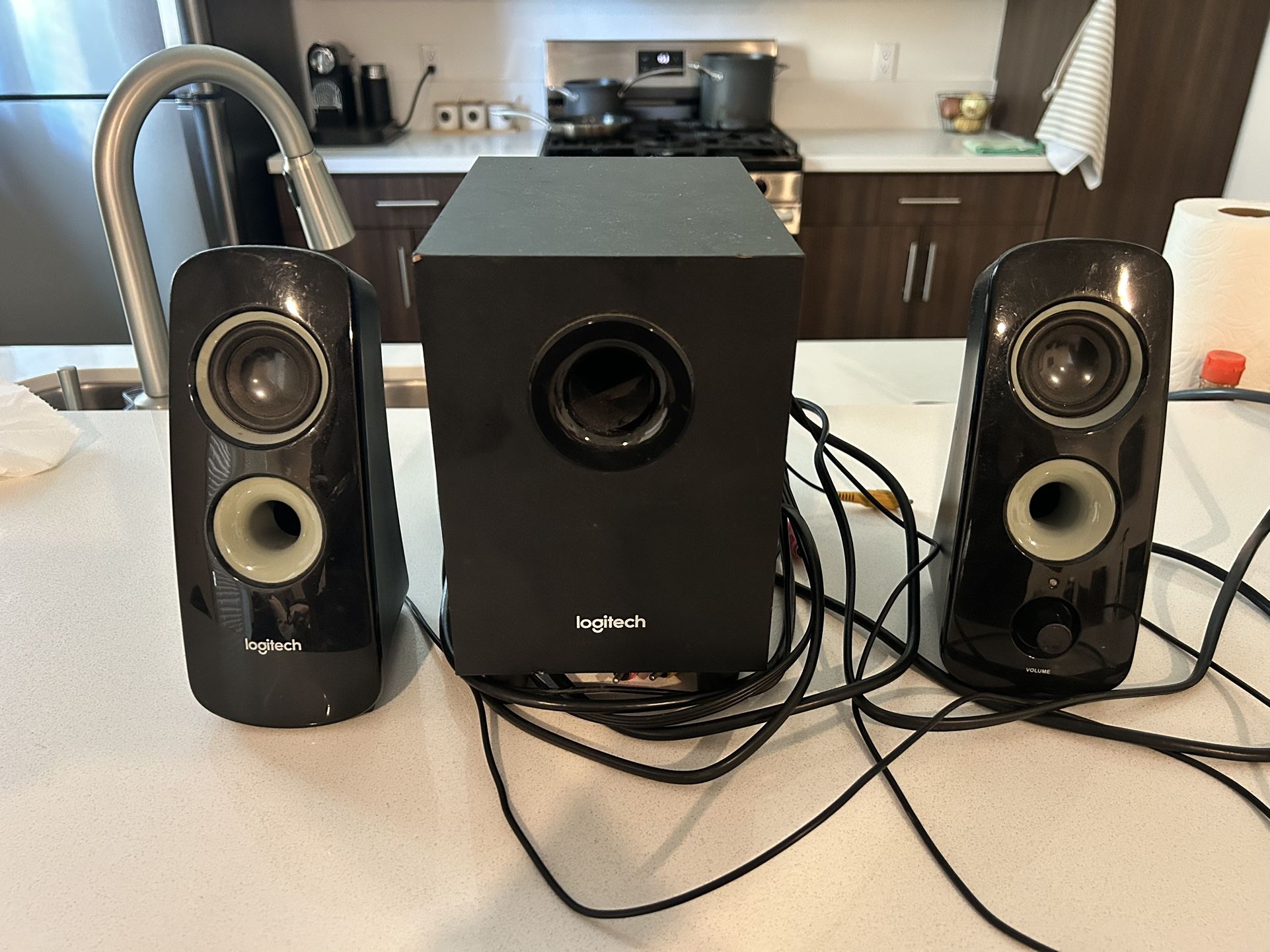 Logitech Speaker System Z323 with Subwoofer