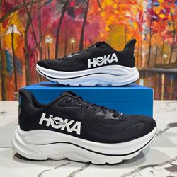 Hoka One W Clifton 10 Black White Size 8.5B Women's Running Shoes