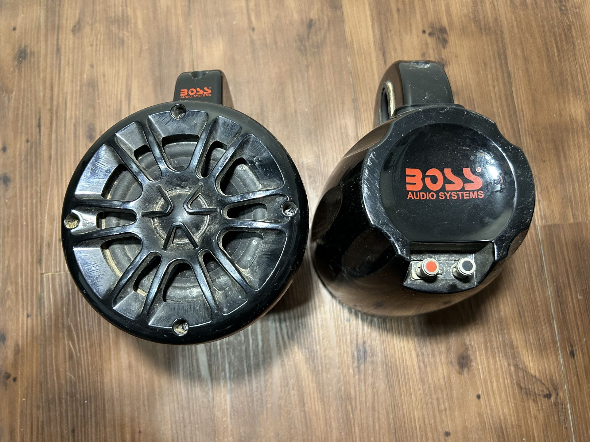 Boss Marine Waketower Speakers – Good condition