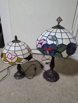 Pair of Tiffany-style stained glass table lamps