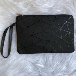 Hip & chic geometric design black clutch bag with wrist handle