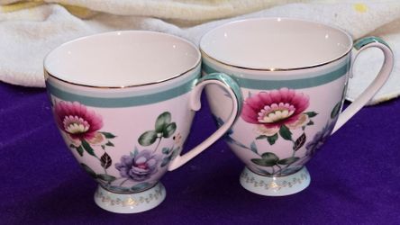 Pair of 2 GRACE TEAWARE "Fantastic Floral" Porcelain Mug Floral Motif Footed Gold Rim Tea Cup Mint  A93Z355