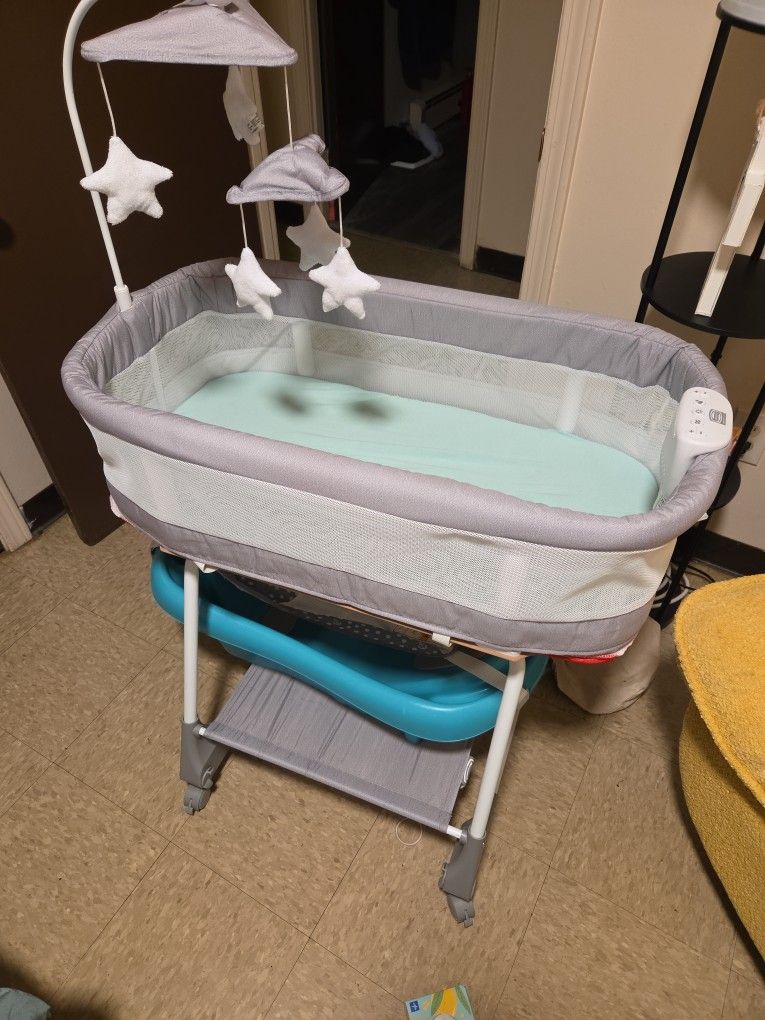 Bassinet- Gently Used