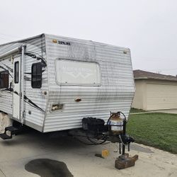 2008 Skyline 22' Travel Trailer