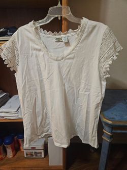 Collections Etc. White XLarge S/S V-Neck Top Vintage