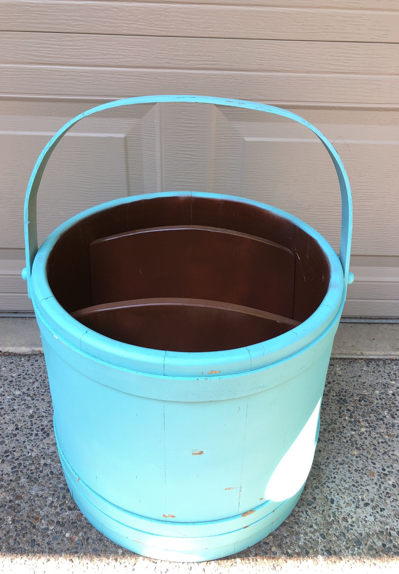 Large wood bucket magazine bucket