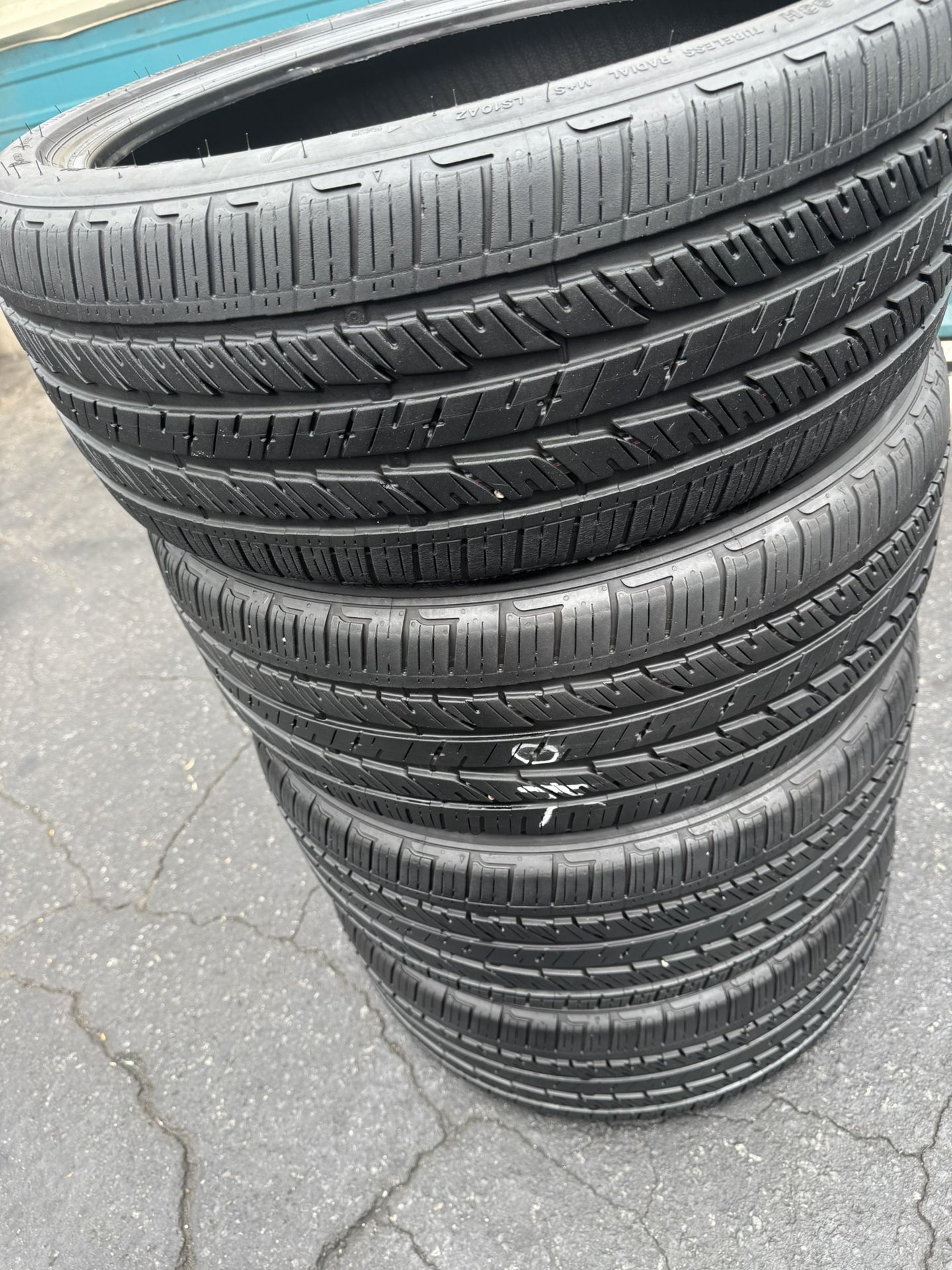 I Have 4 Tires 225-40-19 Bridgestone Run Flat Good Condition $240 All Four Mounted And Balanced 