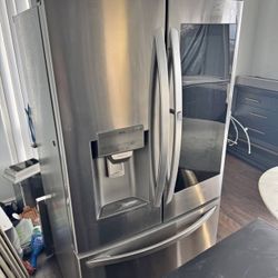 LG French Door Refrigerator — 4 Years Old — Excellent Conditiond