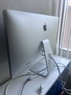 Apple 27” Cinema Display A1316 | 2K IPS Monitor | USB-C Ready | Excellent Condition