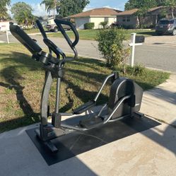 Life Fitness Elliptical Trainer 