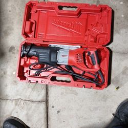 Milwaukee Super Sawsall 