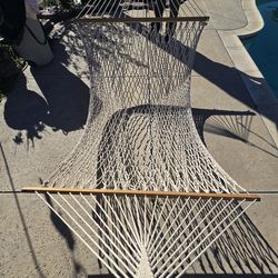 Rope Hammock with Wooden Spreader Bars – Outdoor Patio Hammock