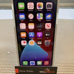 Apple iPhone 11Pro Max Black And White  64gb $599