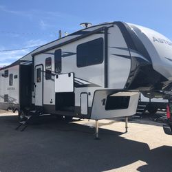 2019 Astoria 5th Wheel By Dutchman