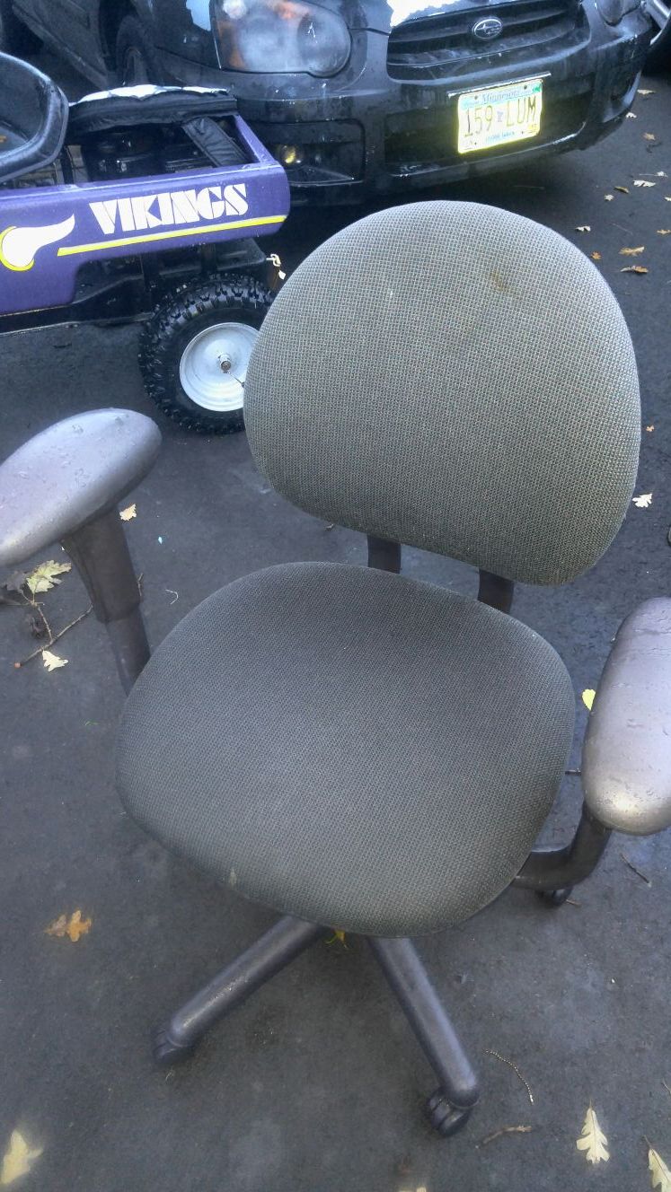 SUPER HEAVY DUTY OFFICE CHAIR