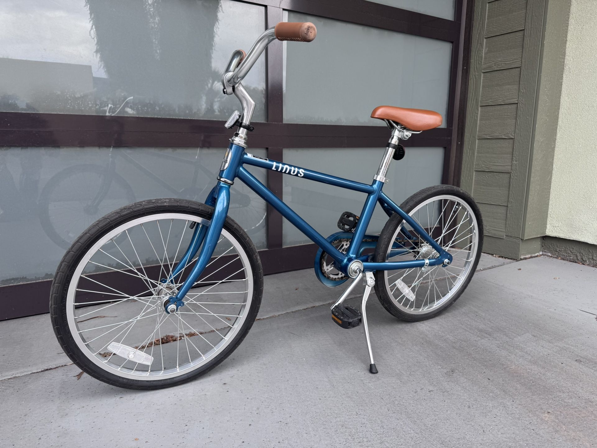 Linus Lil Roadster 20″ Alloy Kids Bike (Approx Ages 6-11) — $99