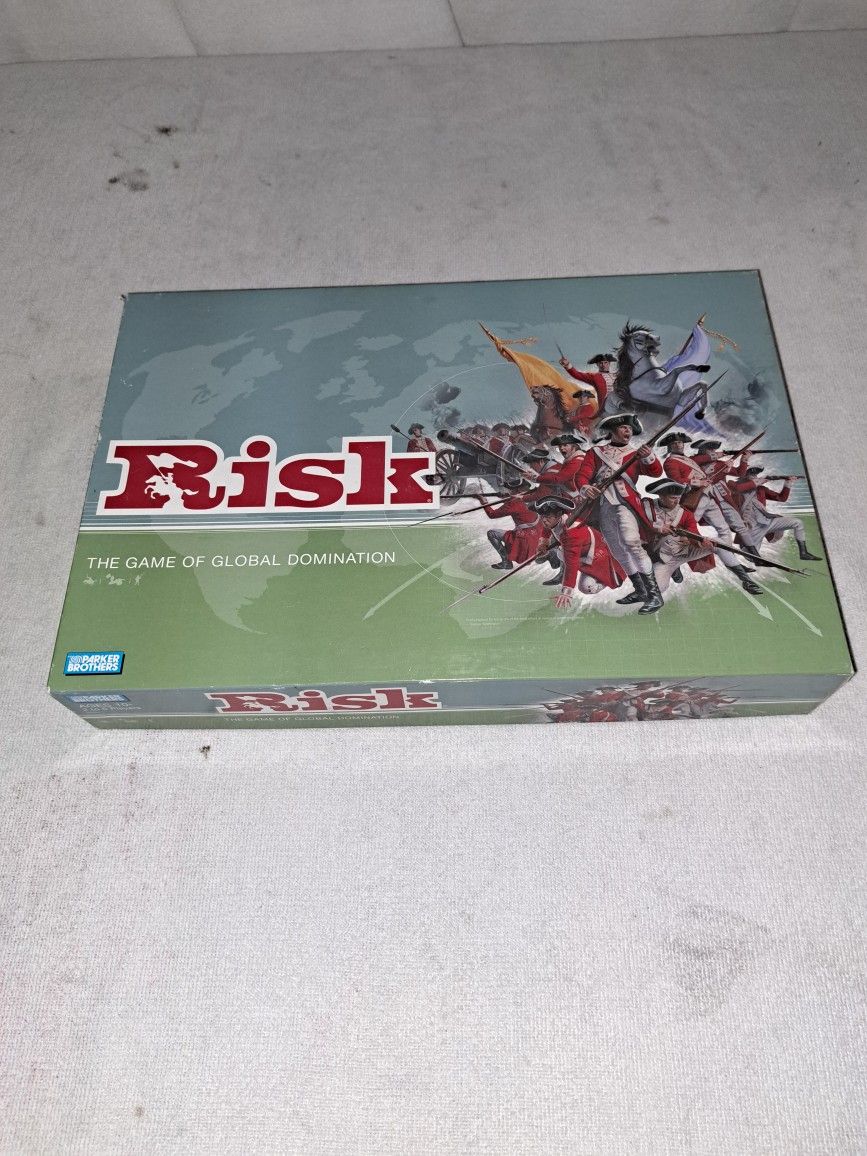 Risk Battlefield Strategy Board Game In Excellent New Condition (Is Complete Nothing Missing)