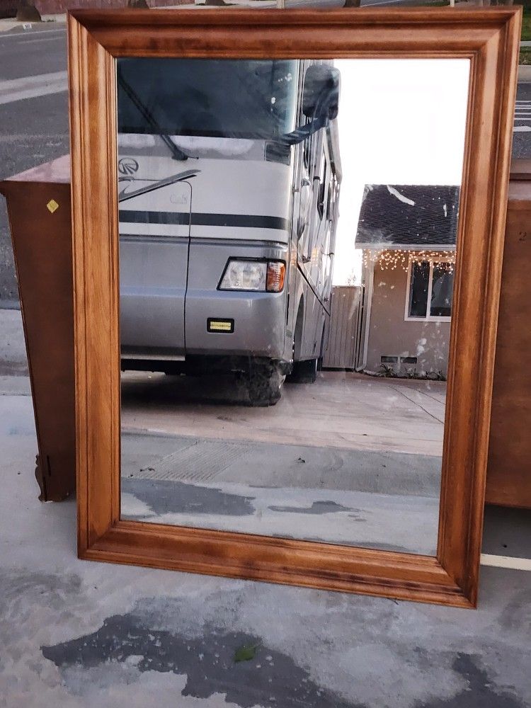 FREE Dresser/Mirror/Nightstand Set