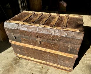 Antique Steamer Trunk for Storage