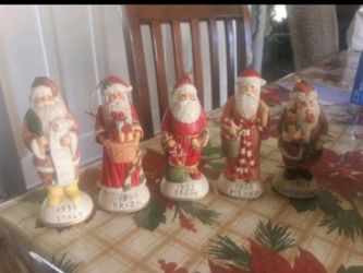 #5. Santa Claus figurines