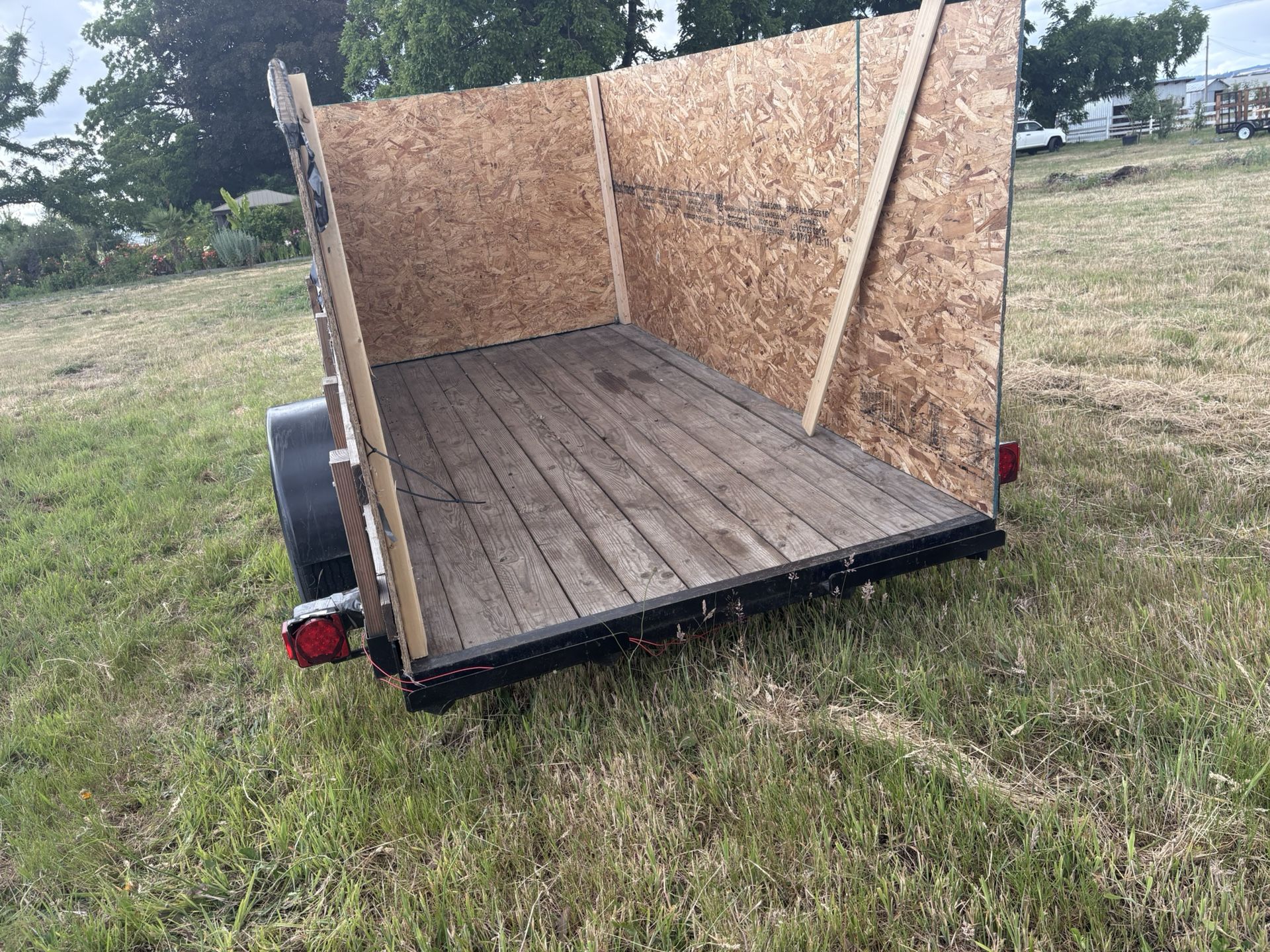 Trailer 5.5 X 10 Feet 