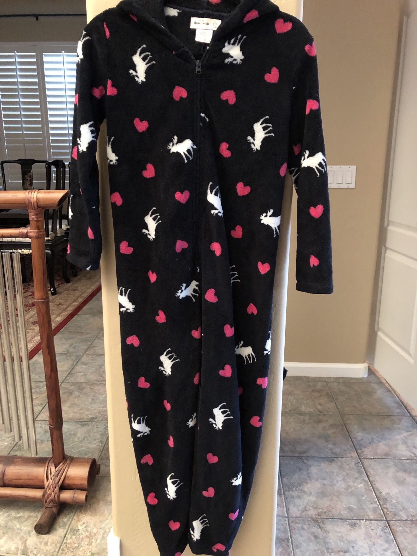 Abercrombie kids 9/10 onesie