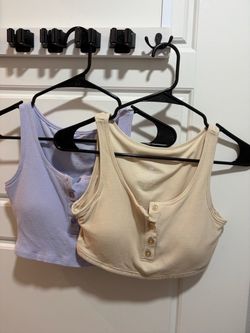 2 pack crop tanks with built in bra