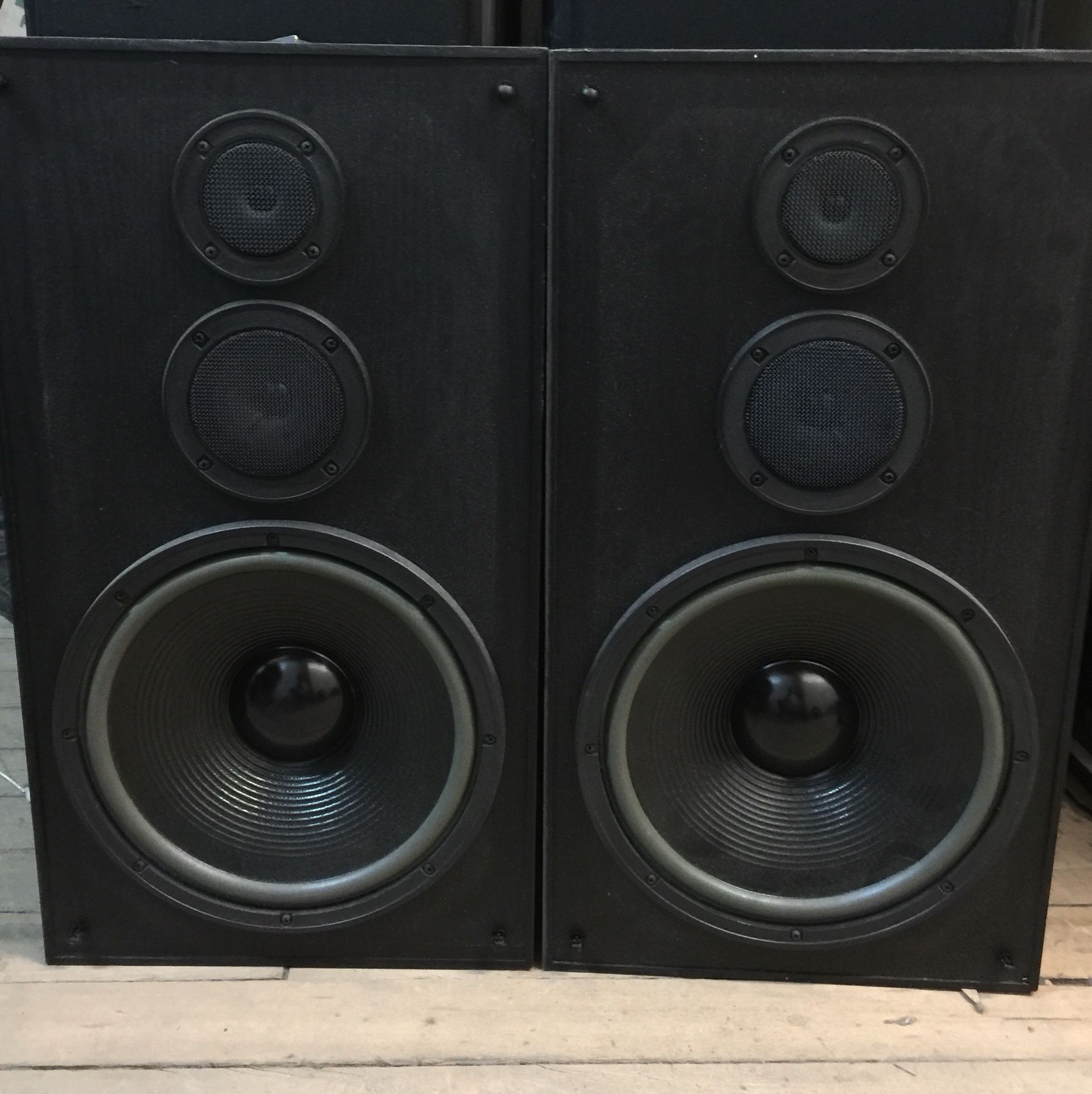 KLH 1230SB 170 WATT 3-WAY FLoorstanding Speakers