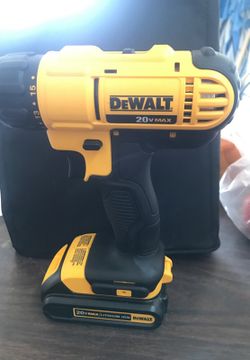 DeWalt 20v Max 120$ drill ,battery,bag only