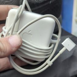 MacBook Charger 45 Mag 2