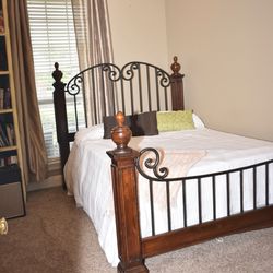 Queen Size Bed -memory foam