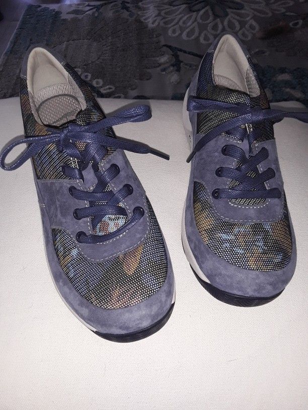 Brand New Womens Dansko Cute Colorful Walking Comfy Sneakers Nurse