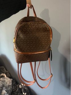 Medium leather backpack