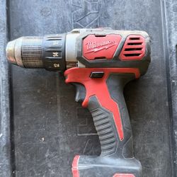 Milwaukee M18 Drill 