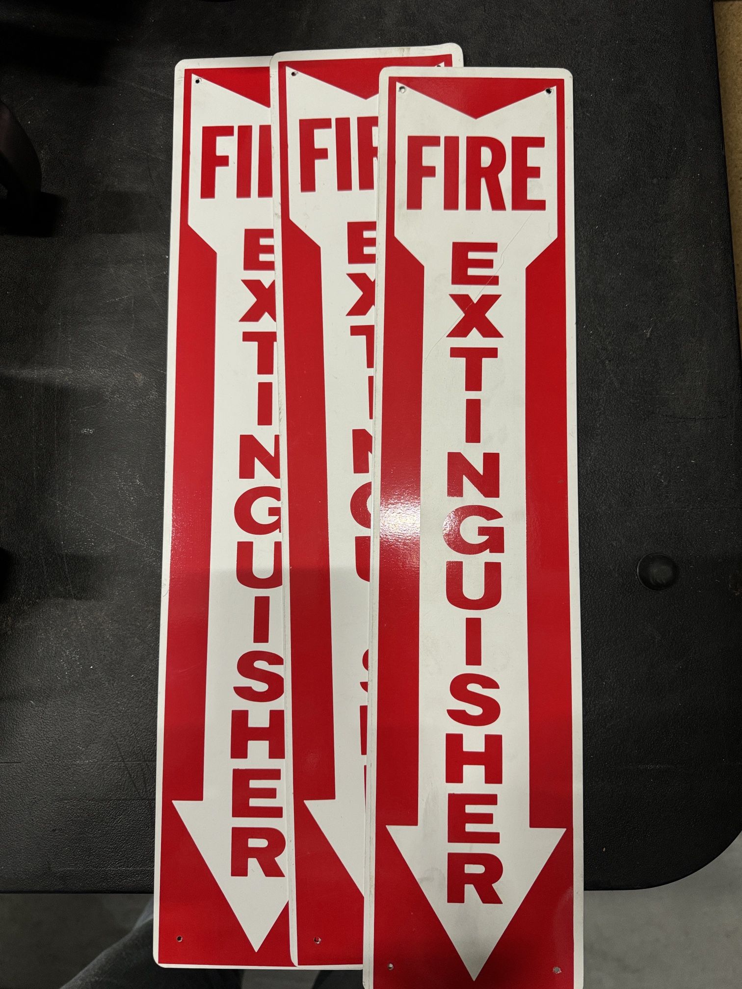 FIRE EXTINGUISHER ARROW SIGN