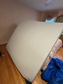 Boring Hybrid Mattress, King,  Like New, Perfect Condition