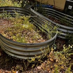 Metal Gardening Planters  