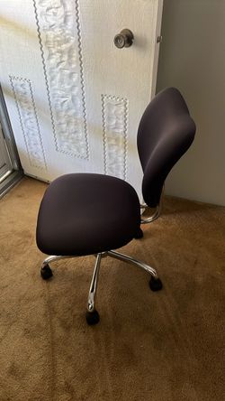 Black office chair