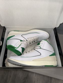 Jordan 2 pine green Sz 12