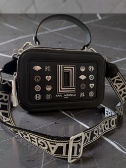 Karl Lagerfeld Paris