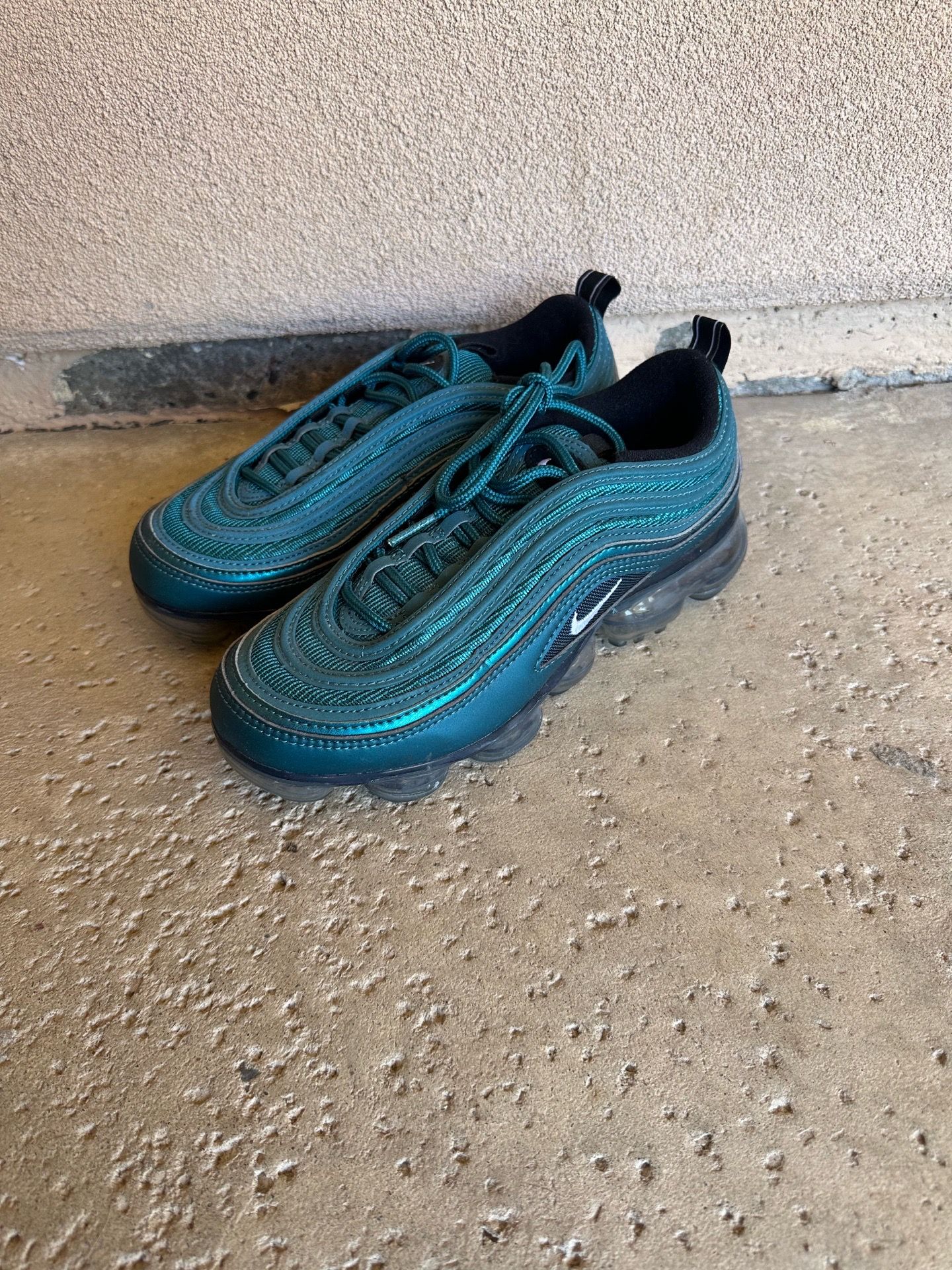 Women’s Nike vapor max shoes teal