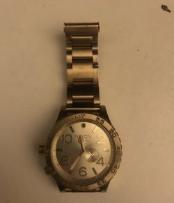 WATCH NIXON 51-30 GOLD